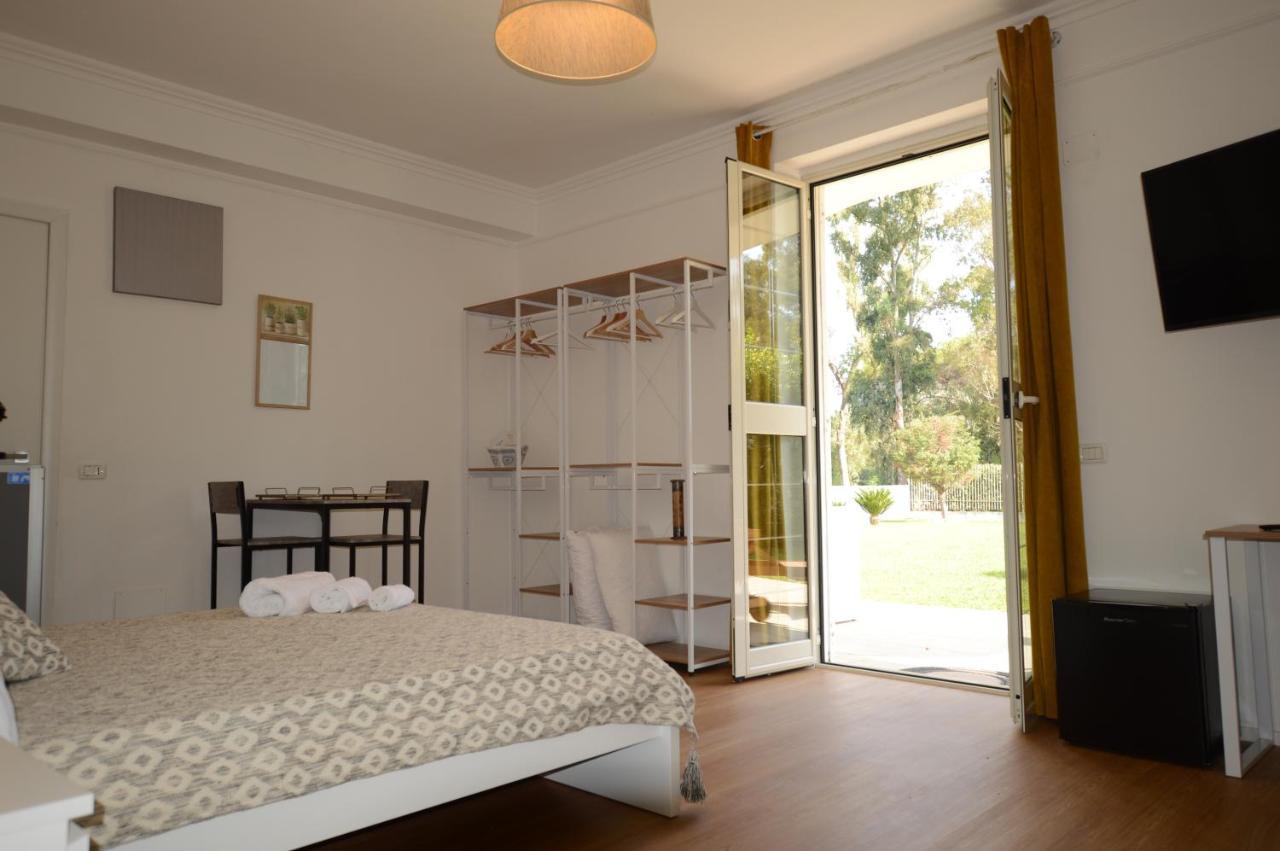 Casa Blanca B&B ラティーナ エクステリア 写真