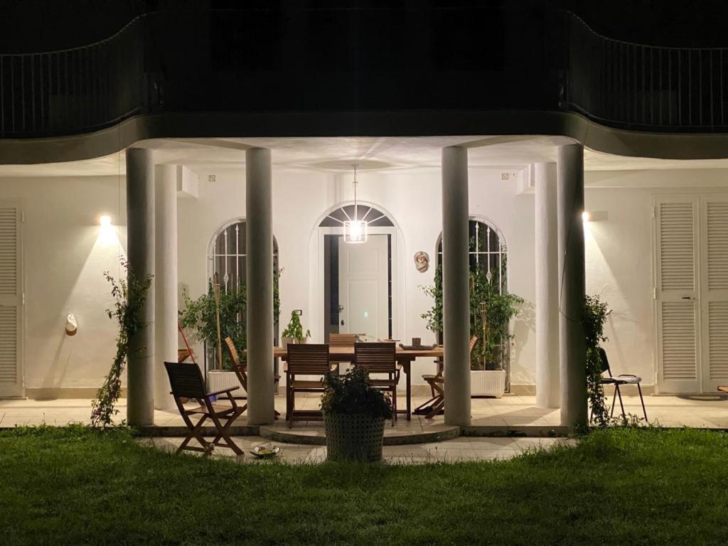Casa Blanca B&B ラティーナ エクステリア 写真