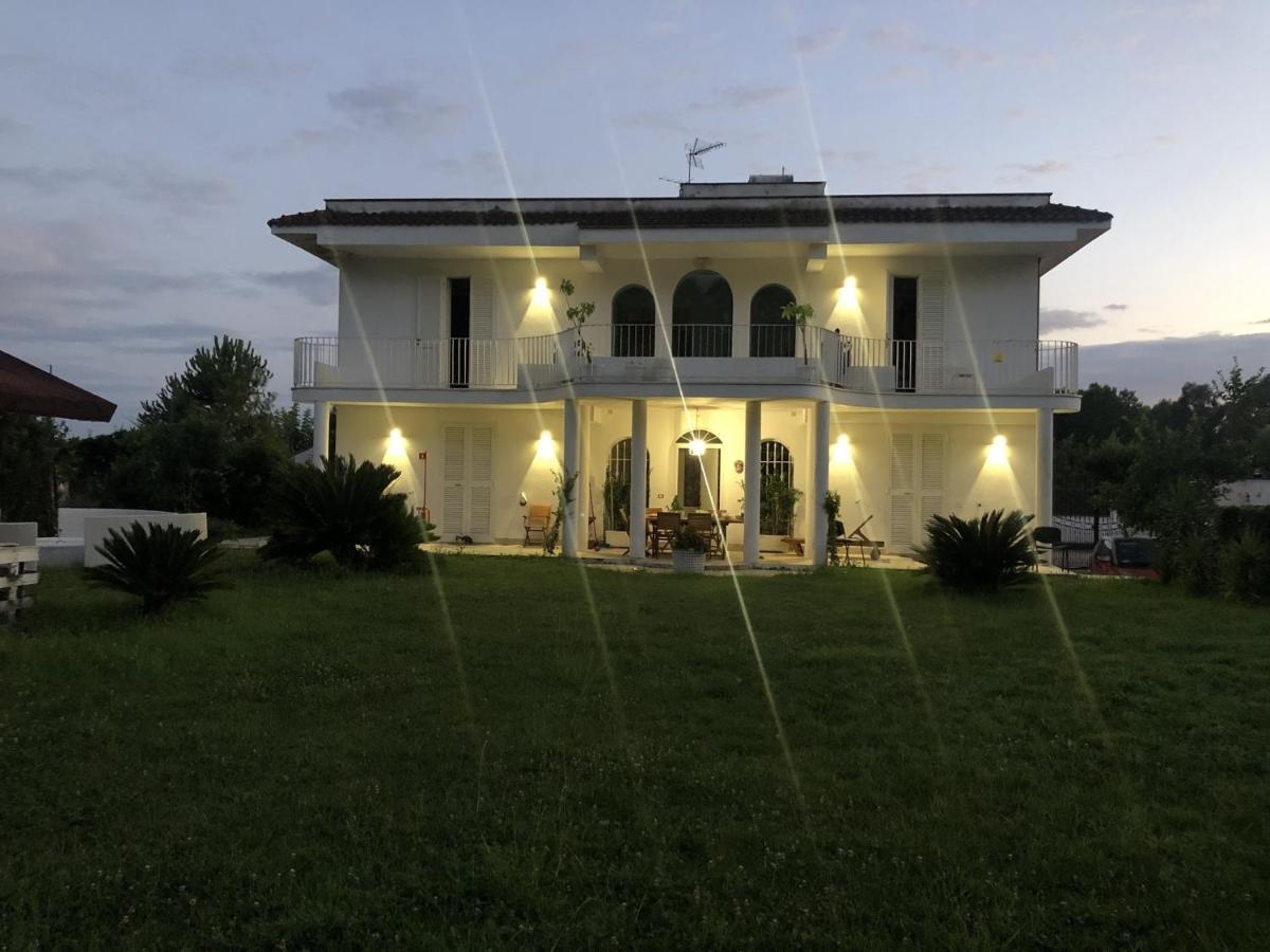 Casa Blanca B&B ラティーナ エクステリア 写真