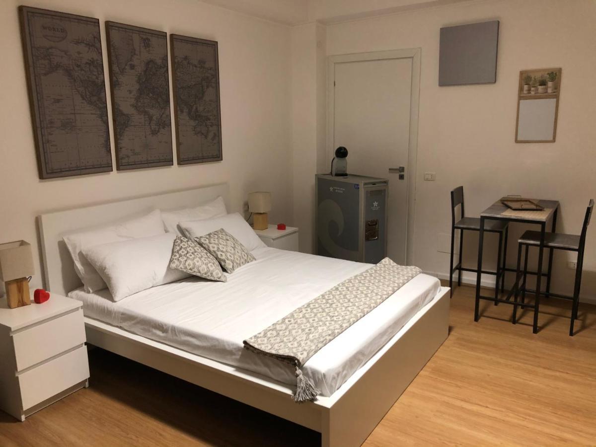 Casa Blanca B&B ラティーナ エクステリア 写真