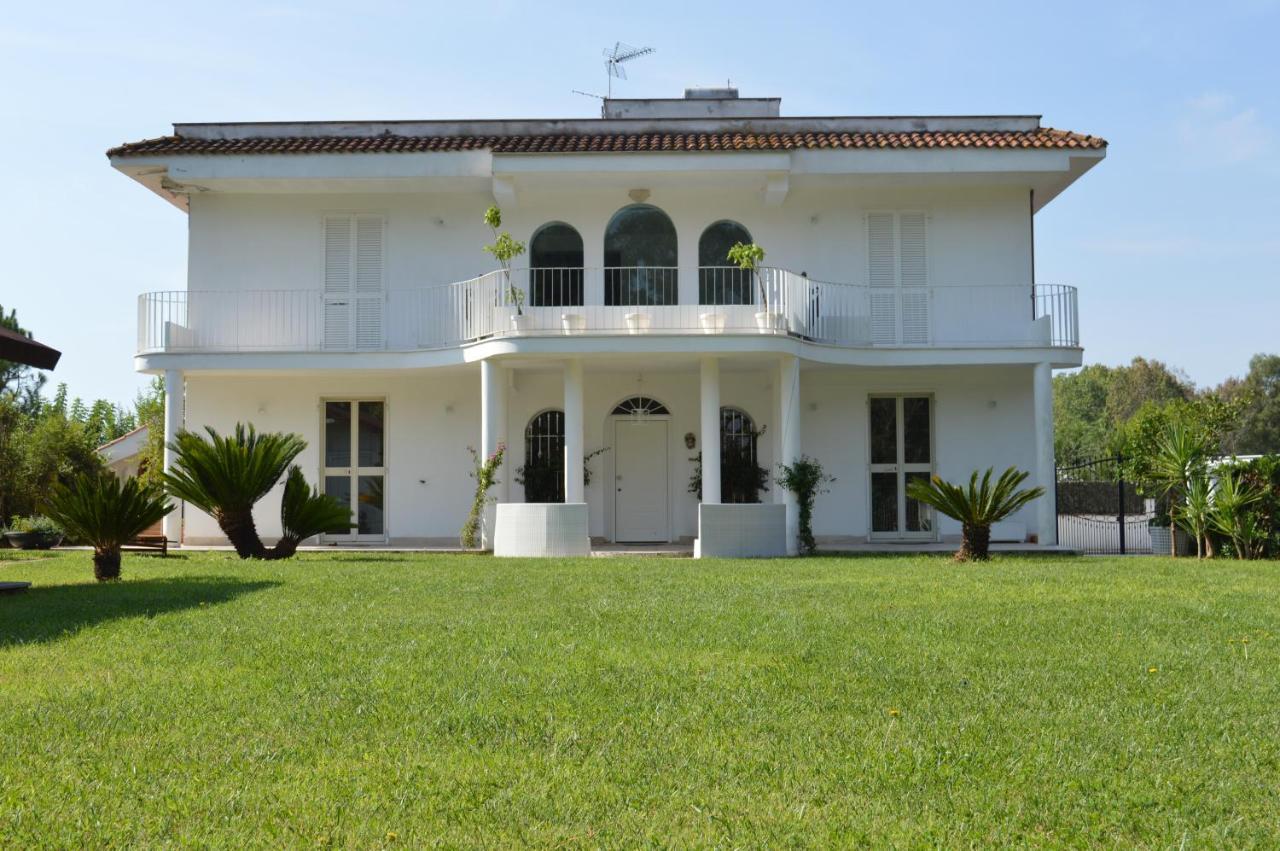 Casa Blanca B&B ラティーナ エクステリア 写真