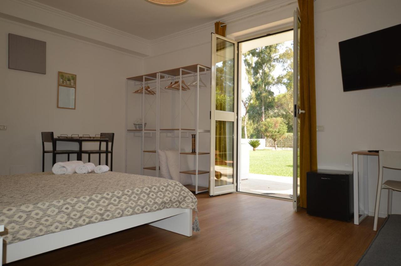 Casa Blanca B&B ラティーナ エクステリア 写真